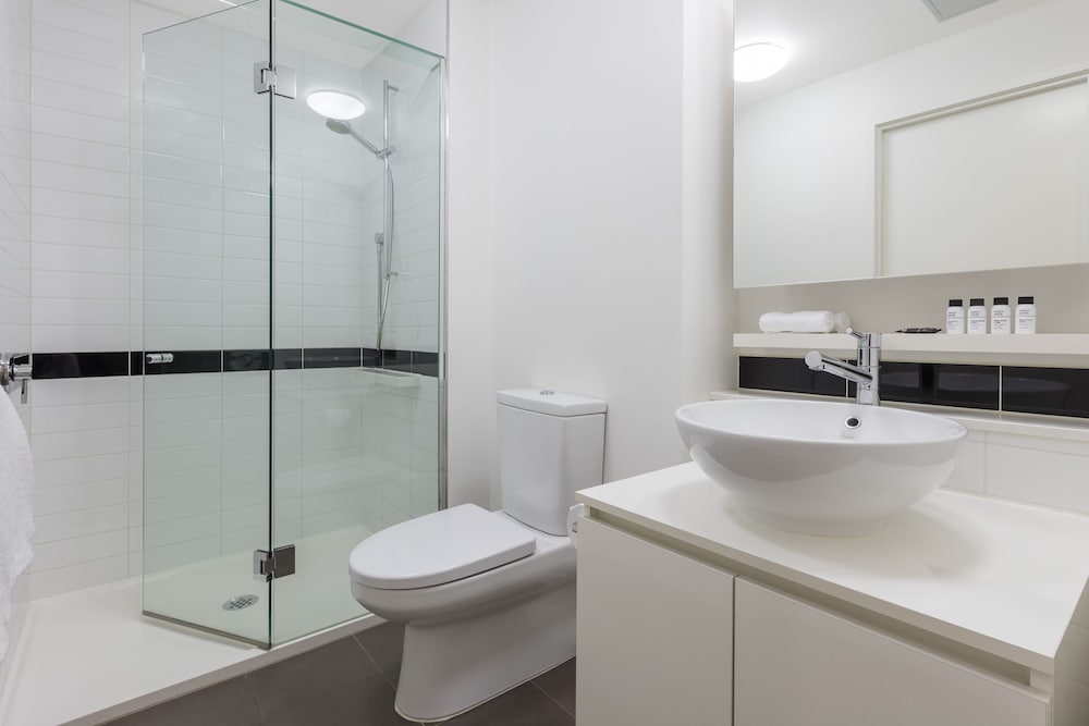 Oaks Melbourne on William Suites
