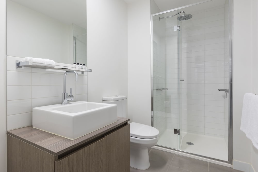Oaks Melbourne on William Suites