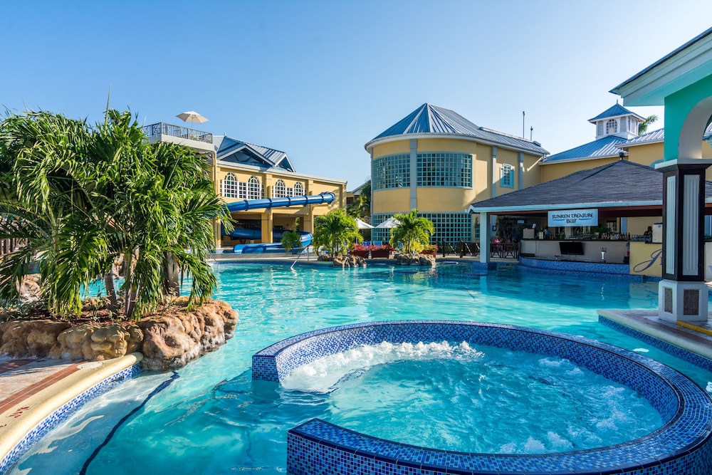 Jewel Paradise Cove Adult Beach Resort & Spa All Inclusive in Runaway