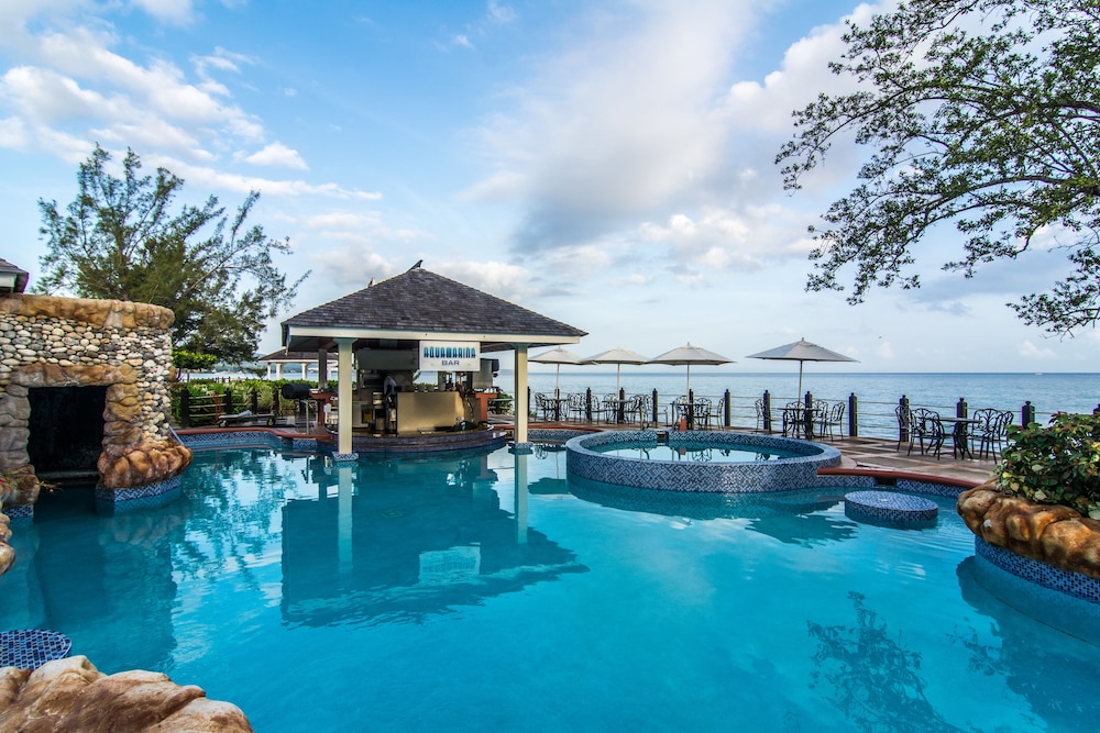 Jewel Paradise Cove Adult Beach Resort & Spa All Inclusive in Runaway