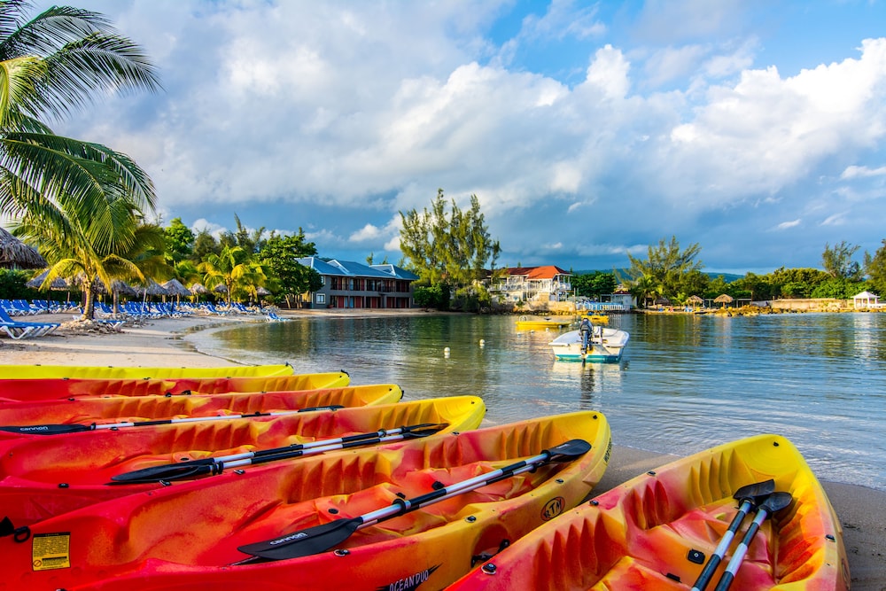 Jewel Paradise Cove Adult Beach Resort & Spa All Inclusive in Runaway