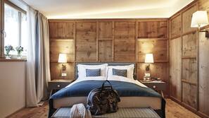 Hypo-allergenic bedding, minibar, in-room safe, soundproofing