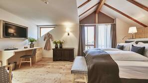 Hypo-allergenic bedding, minibar, in-room safe, soundproofing
