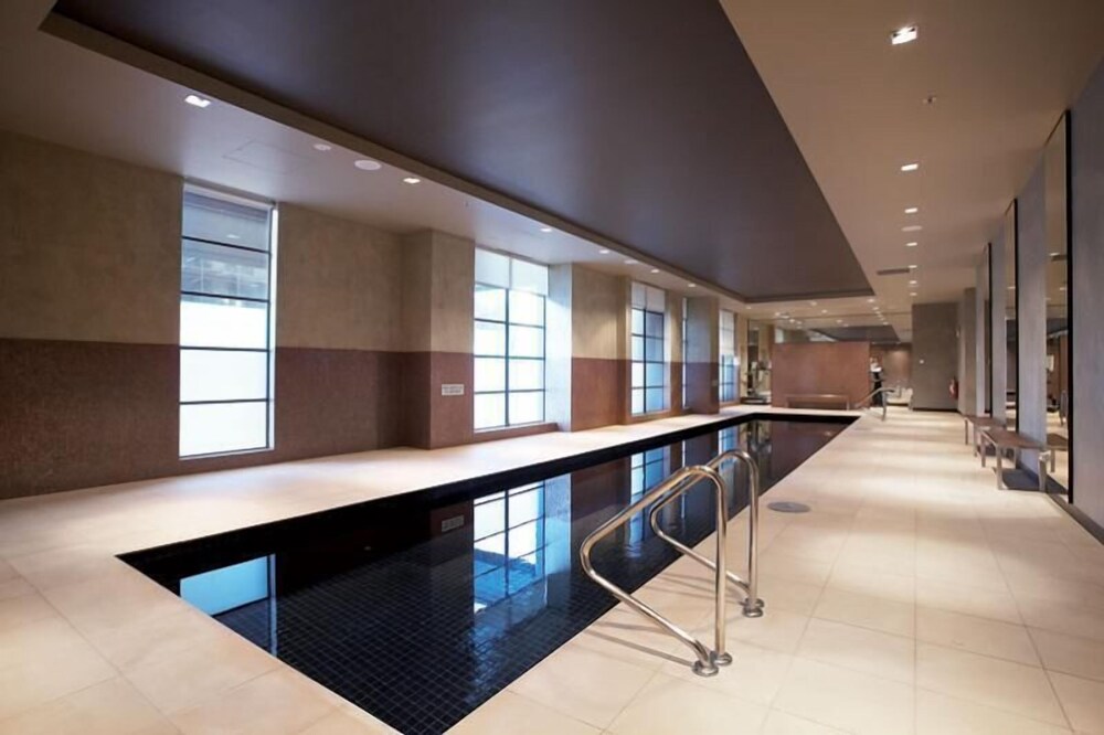 Astra Apartments - St Kilda Rd