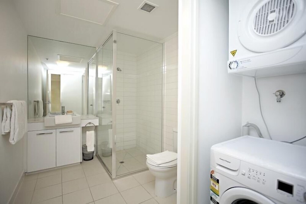 Astra Apartments - Docklands