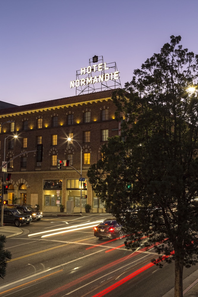 Front of property - evening/night, Hotel Normandie