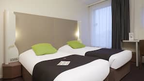 Premium bedding, desk, soundproofing, free cribs/infant beds