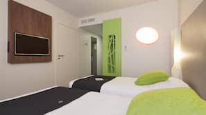 Premium bedding, desk, soundproofing, free cribs/infant beds