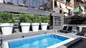 Outdoor pool, pool loungers