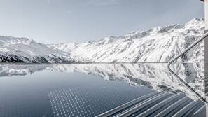 Innenpool, Infinity-Pool