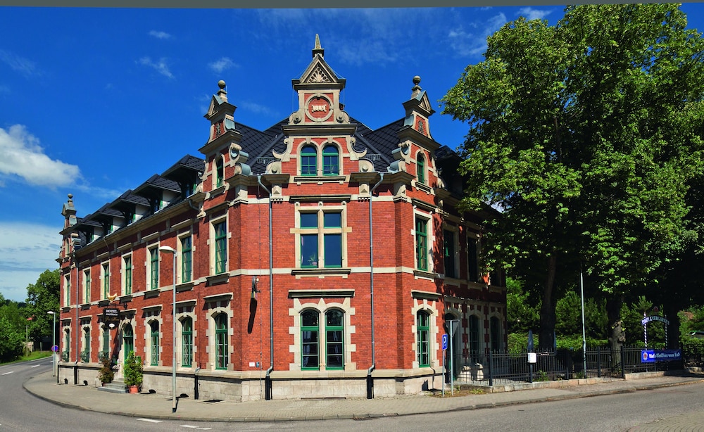 Exterior, Gasthaus & Hotel Zur Henne