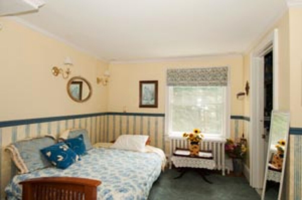 Lily House Bed and Breakfast Deals & Reviews (Suffield, USA) Wotif