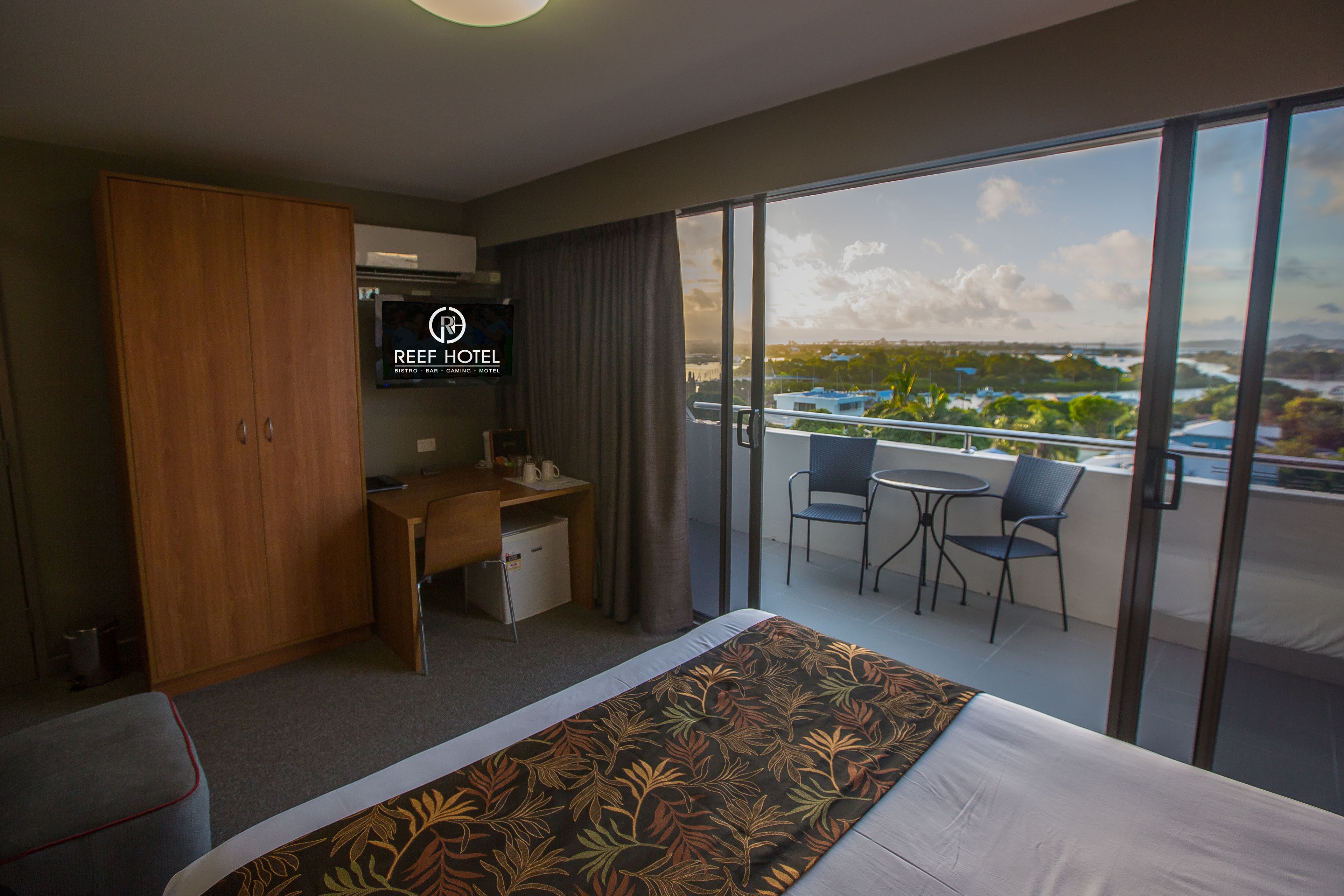 Gladstone Reef Hotel Motel