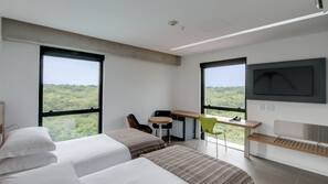 1 dormitorio, minibar, caja fuerte y cortinas opacas