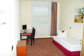 Standard Single Room | Hypo-allergenic bedding, blackout drapes, rollaway beds, free WiFi