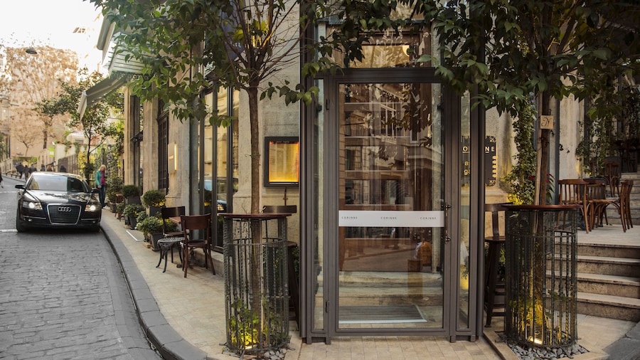 Corinne Art & Boutique Hotel