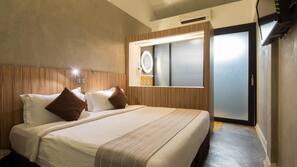 In-room safe, desk, iron/ironing board, free WiFi