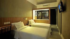In-room safe, desk, iron/ironing board, free WiFi