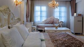 Minibar, in-room safe, desk, iron/ironing board
