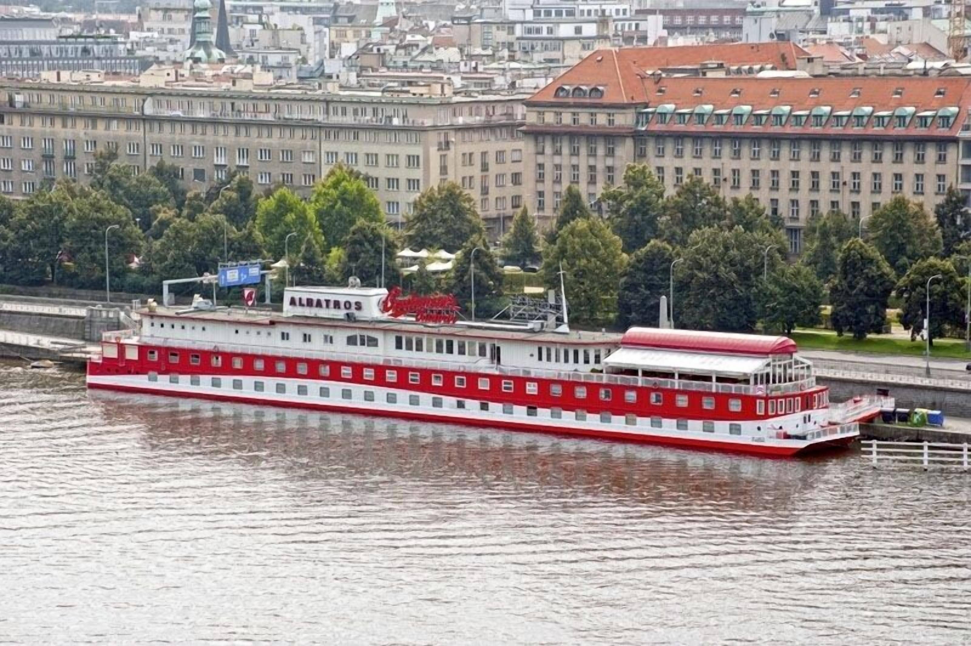Botel Albatros