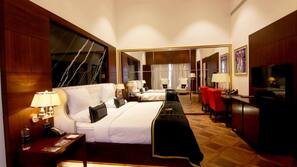 Minibar, in-room safe, individually decorated, individually furnished