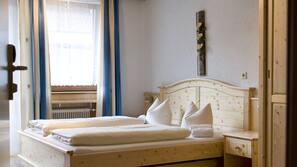 Coffre-forts dans les chambres, bureau, lits bébé (gratuits)