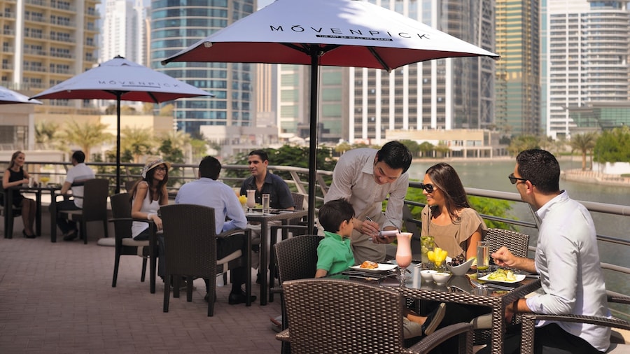 Movenpick Hotel Jumeirah Lakes Towers