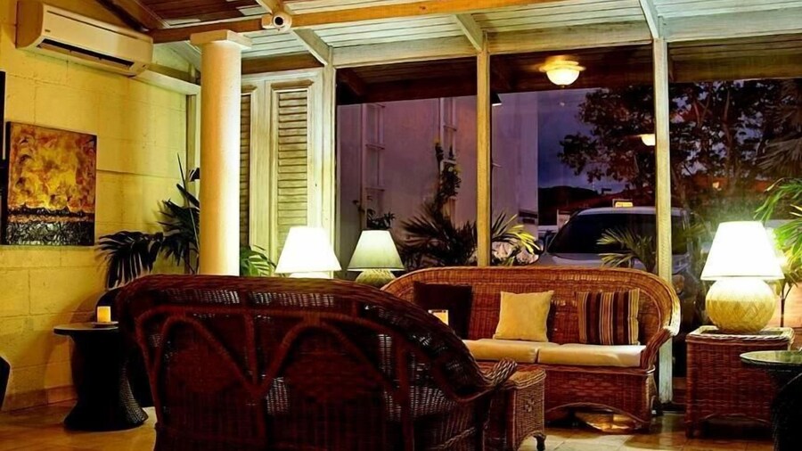 Tropical Sunset Beach Apartment Hotel