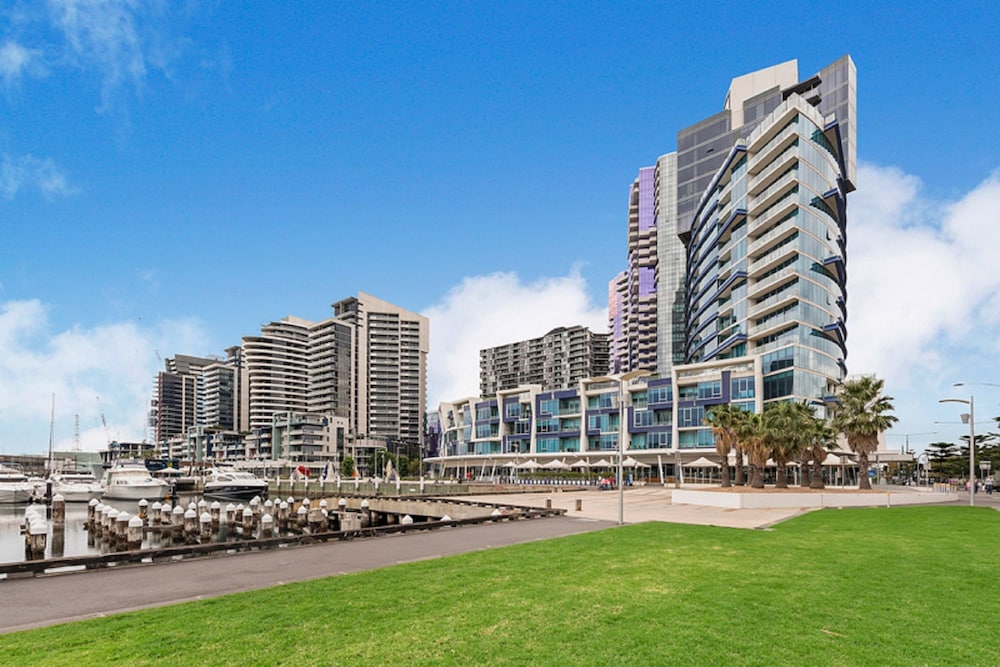 Docklands Private Collection of Apartments – NewQuay