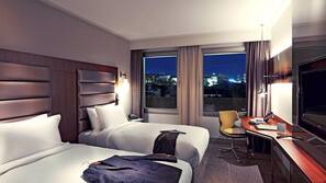 Minibar, in-room safe, desk, iron/ironing board