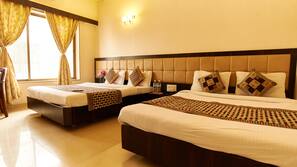 Premium bedding, in-room safe, desk, blackout curtains