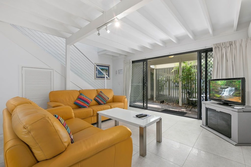 Le Court Villas