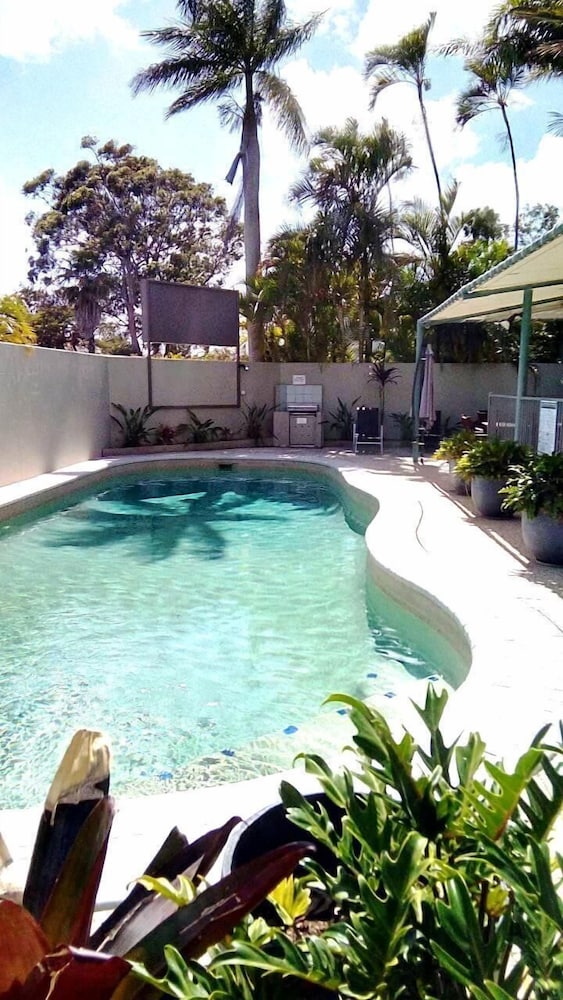 Le Court Villas