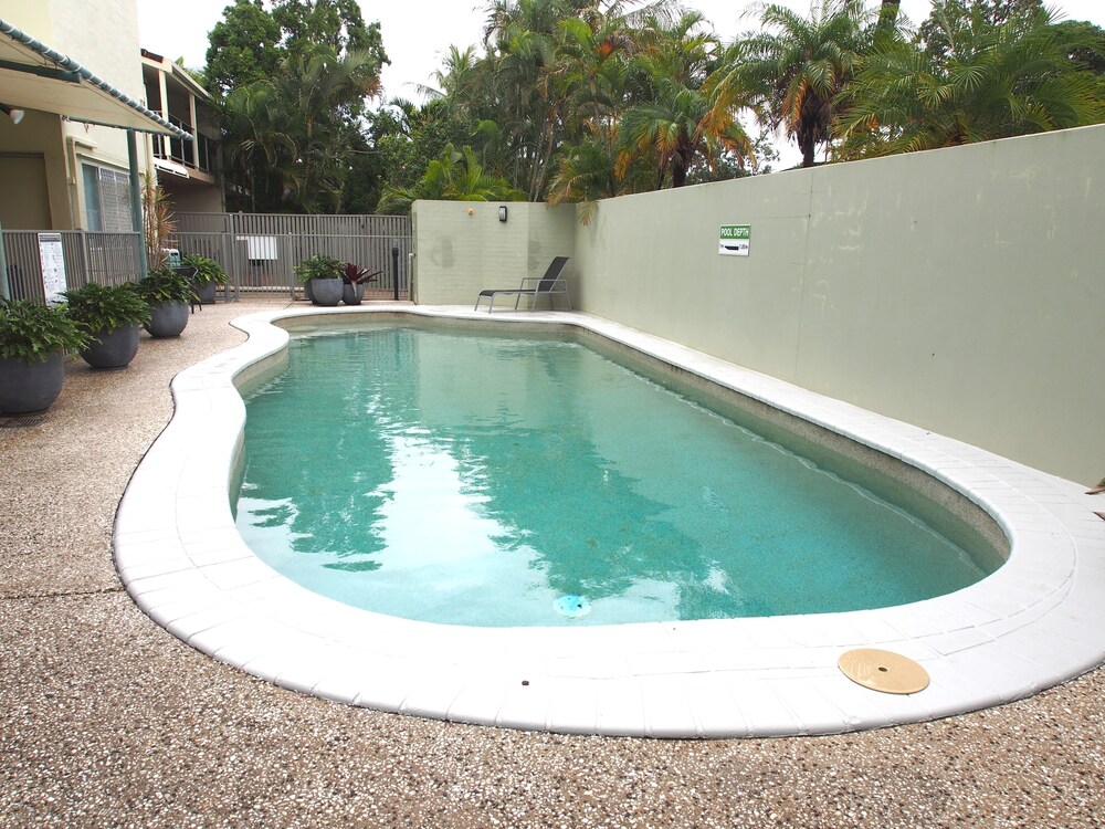 Le Court Villas