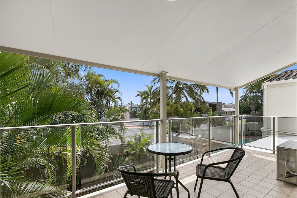 Le Court Villas