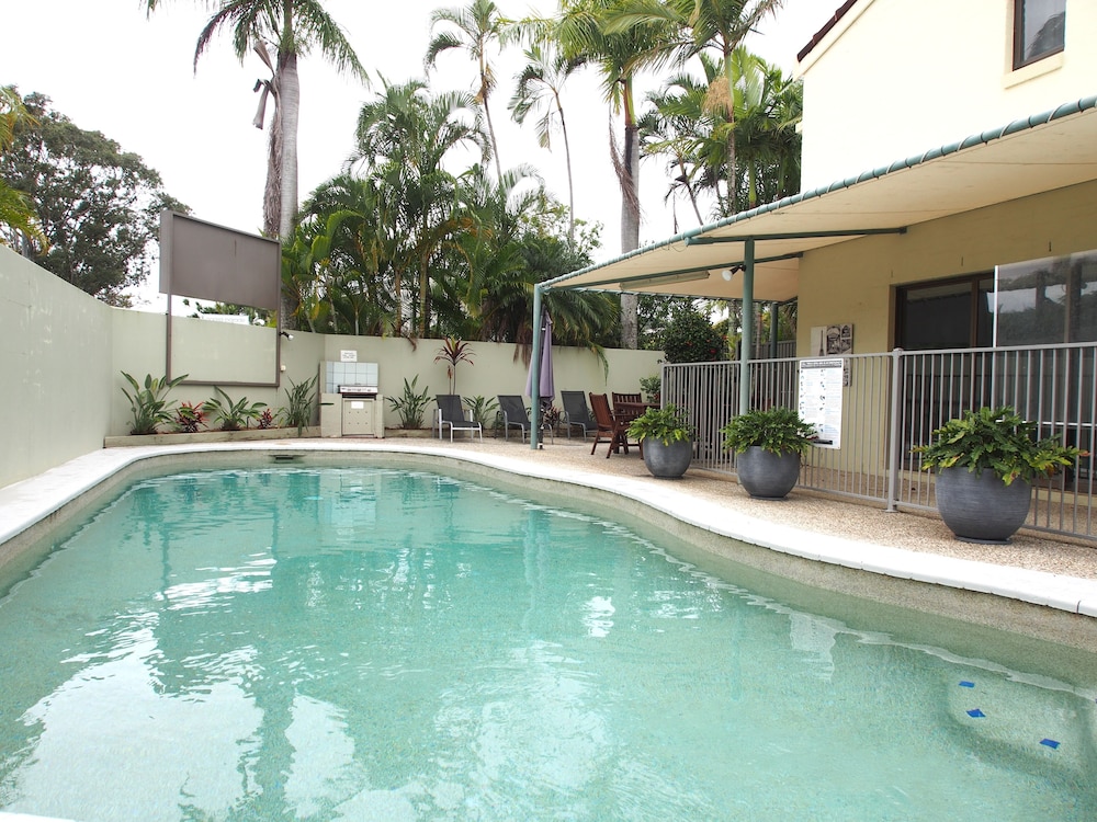 Le Court Villas
