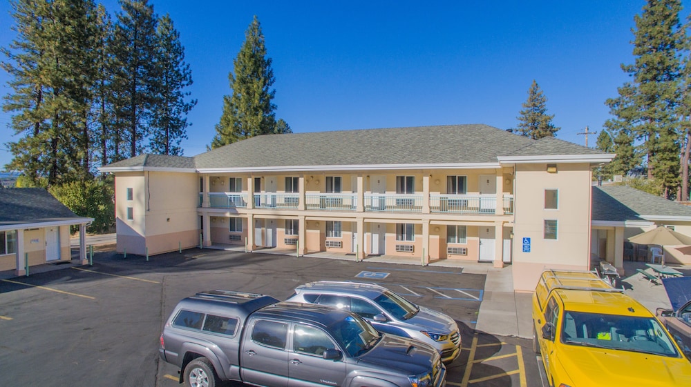 Shasta Pines Motel & Suites in Burney Best Rates & Deals on Orbitz
