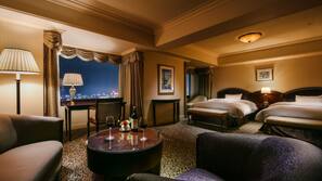 Down duvet, minibar, in-room safe, desk