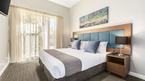 Premium bedding, in-room safe, desk, iron/ironing board