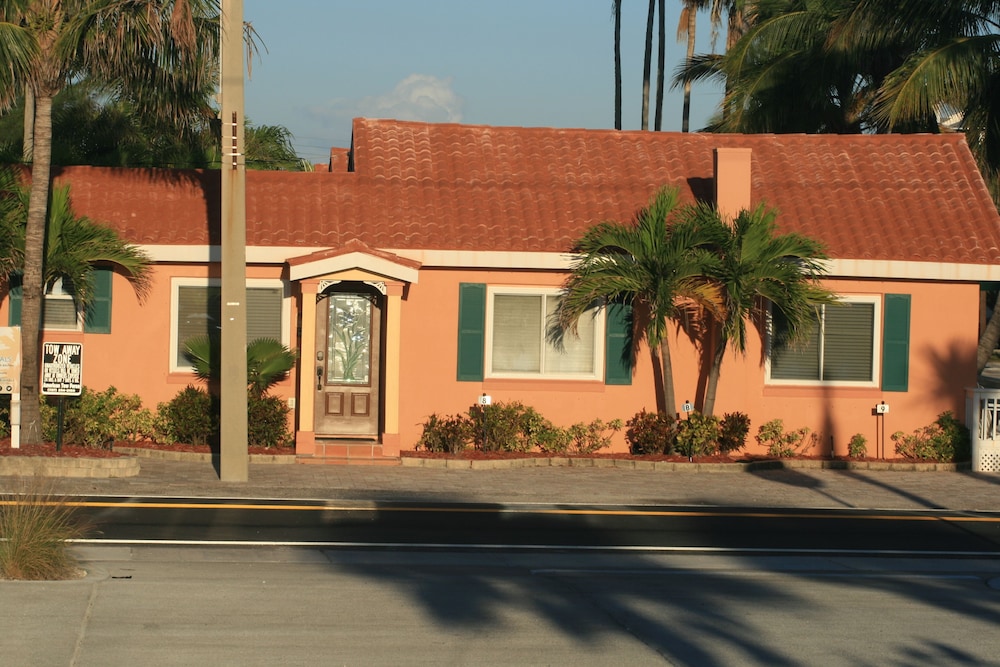 Blue Waters Treasure Island