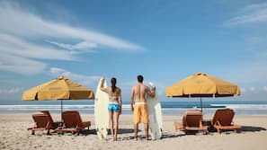 Beach nearby, white sand, sun-loungers, beach umbrellas
