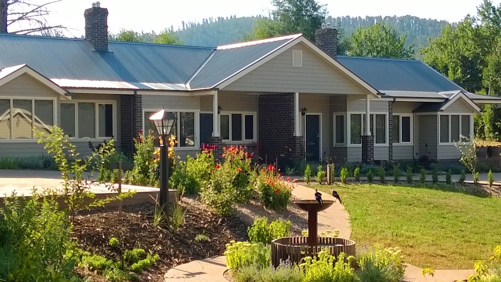 Marysville Garden Cottages