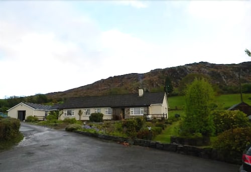 White Heather Farmhouse in Kerry, Ireland