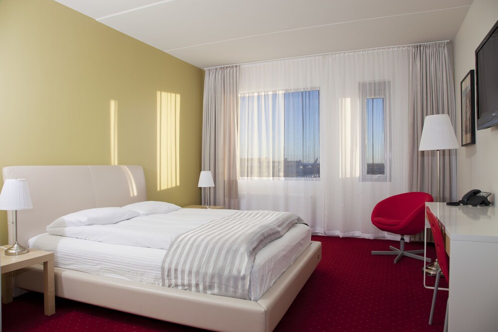 Aurora Hotel at ReykjavikKeflavik Airport Terminal KEF in Suðurnesjabær Best Rates & Deals on Aurora Hotel at ReykjavikKeflavik Airport Terminal KEF in Suðurnesjabær Best Rates & Deals on