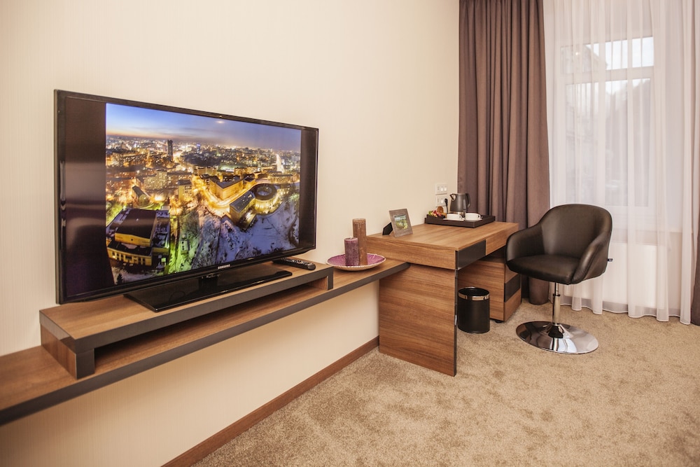 Photo - Senator Maidan