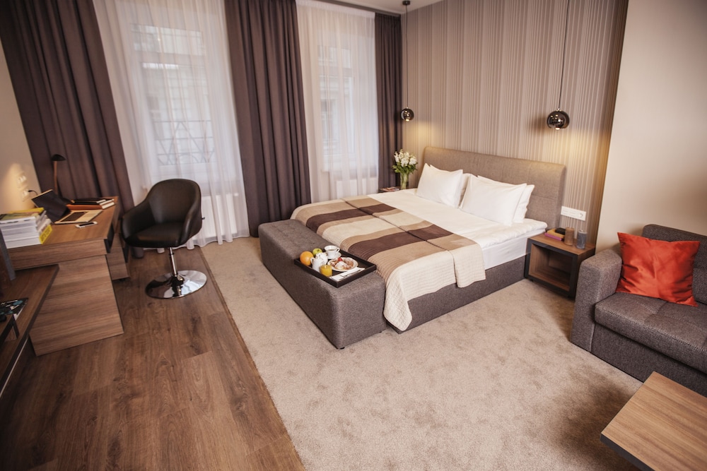 Photo - Senator Maidan