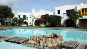 Indoor pool, 6 outdoor pools
