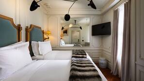 Hypo-allergenic bedding, down duvet, minibar, in-room safe