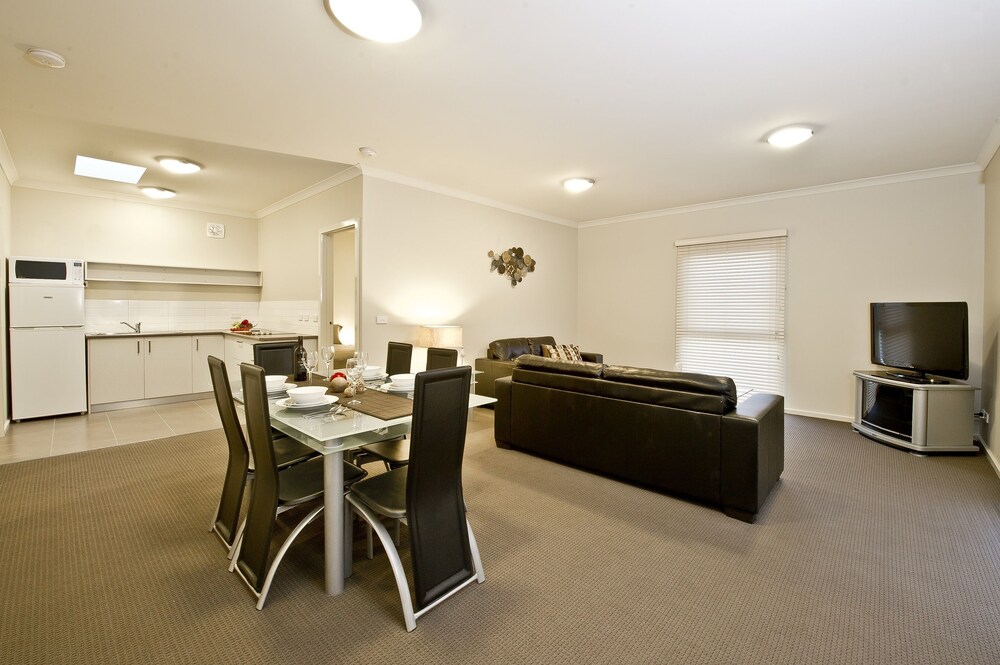 Moonlight Bay Apartments