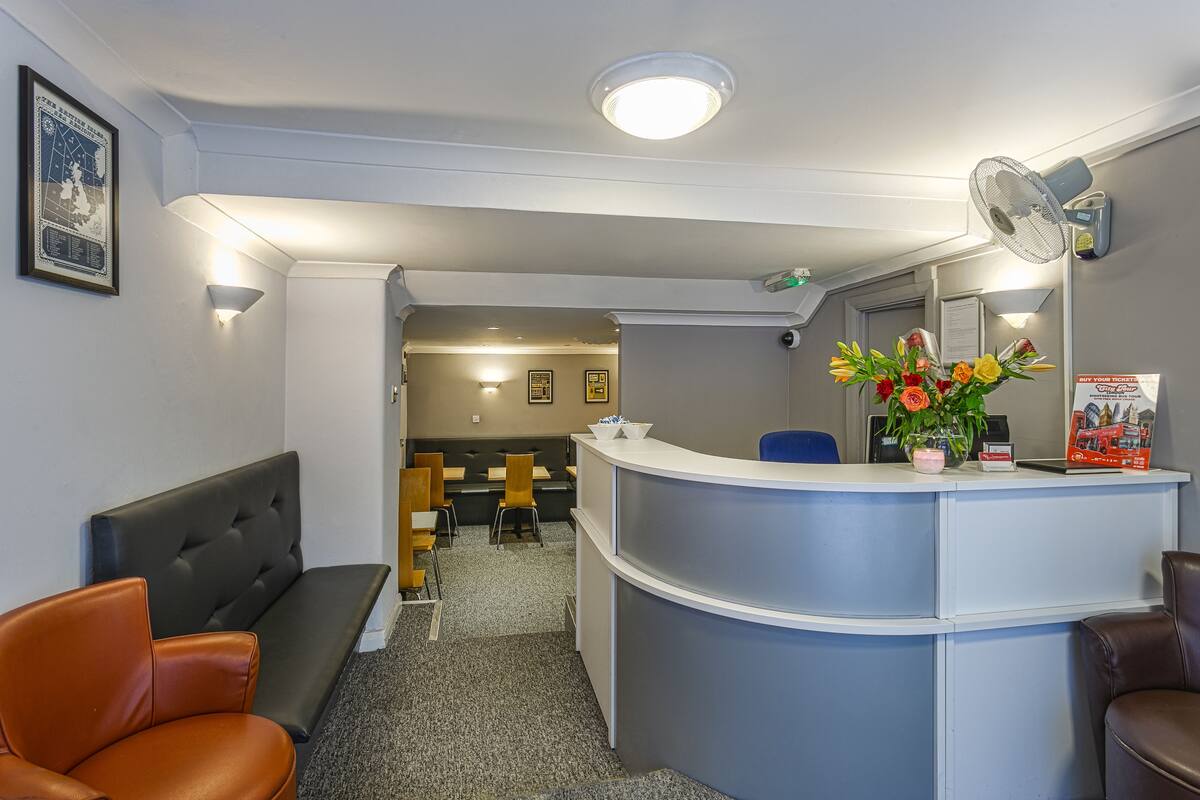 Victoria Station Hotel 21 Pictures Reviews Prices Deals Expedia Ca
